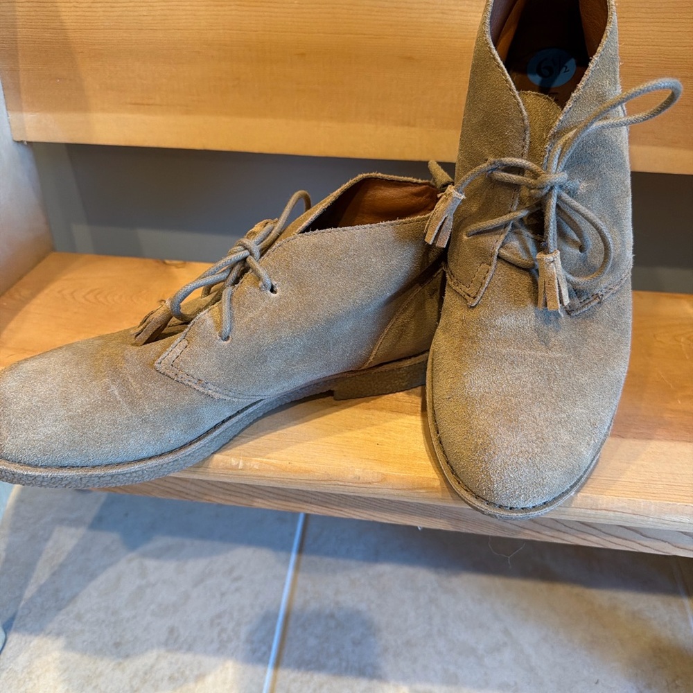Women’s Lucky brand Suede Desert Chukka Boots in Tan - Picture 2 of 8